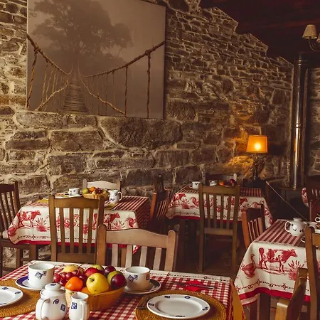 Os Tres Teixos San Acisclo