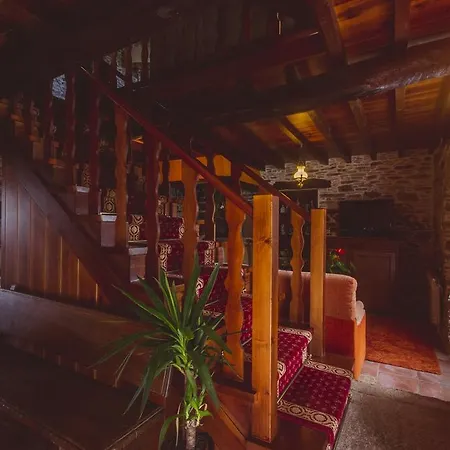 Os Tres Teixos San Acisclo