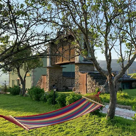 Os Tres Teixos * San Acisclo