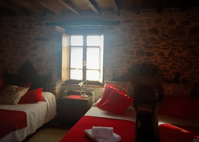 בית כפרי Os Tres Teixos San Acisclo