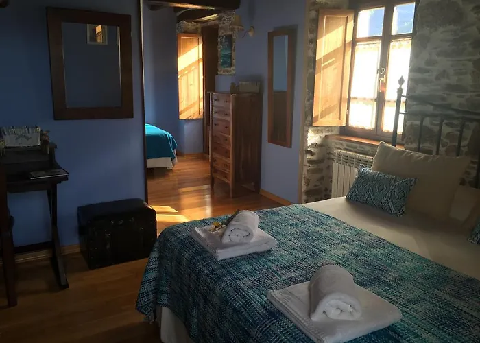 בית כפרי Os Tres Teixos San Acisclo