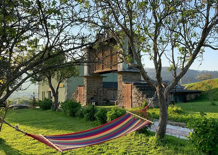 Os Tres Teixos * San Acisclo